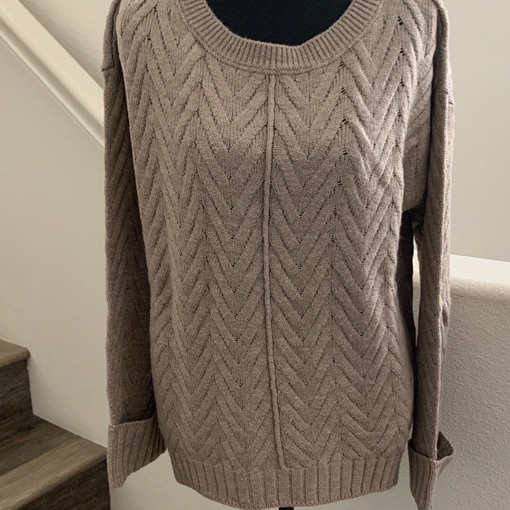 NWOT New York & Company Taupe Chevron Sweater With Pockets.